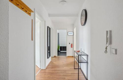 Larooms Merseburg - Apartment NP24 - 2 Zimmer - 4 Betten - Waschmaschine - Parkplatz - Balkon - Foto 7