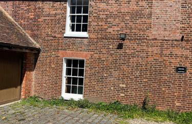 Chilton Manor House - Photo 42