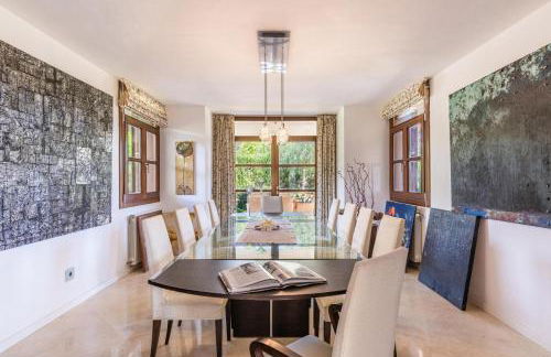 Villa de lujo con piscina, jacuzzi, jardín y terraza - Foto 16