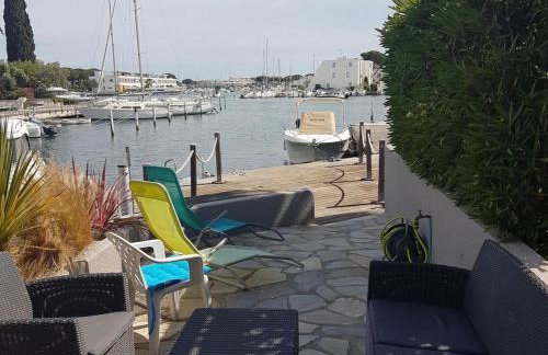 Cap Marina By L'Avenue - Vue XXL - Jacuzzi - Terrasse au bord de l'eau - Plein Sud - 2 chambres - Port Camargue - Foto 14