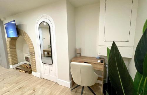 A2 HighTown Apartment, Steps from Luton Train Station - Foto 28