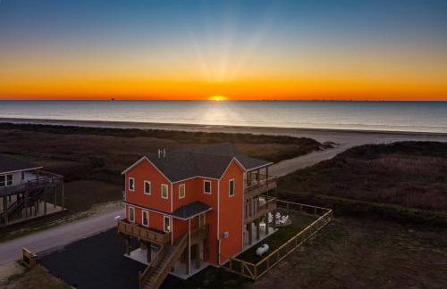 Luxury Beachfront l Private Hot Tub, Pool, & 2 Arcade Games - Foto 6