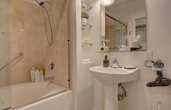 Ocean View Suite by Convention Center & Beach - Foto 14