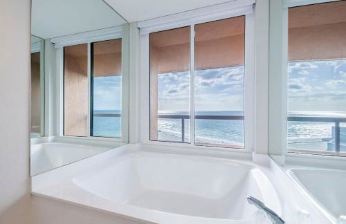 Steps to Beach & Pool - Resort Amenities Galore! - Foto 14