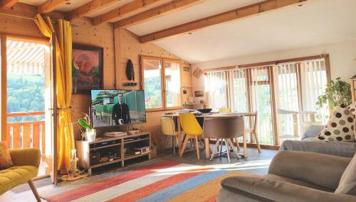 Very comfortable, fully equiped two bed appartement in private chalet entire floor Near La Clusaz, Grand Bornand, Annecy and lake and private terrace Bbq - Foto 3