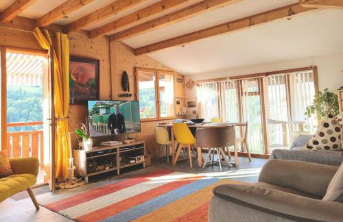 Very comfortable, fully equiped two bed appartement in private chalet entire floor Near La Clusaz, Grand Bornand, Annecy and lake and private terrace Bbq - Foto 3