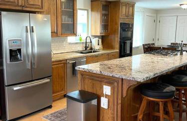 2 whole houses, Fire pit, Game room, feel at home. - Foto 5