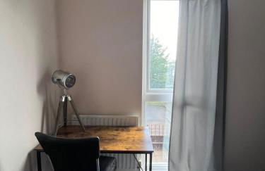 Cute 3 Bedroom House Near Etihad Stadium and CoOp arena with parking - Foto 21