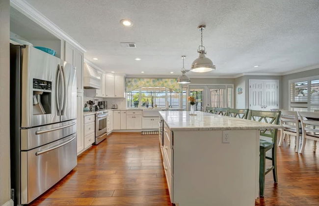 The Crown House 4b Pool Home 6 Mins to IR Beach - Photo 7