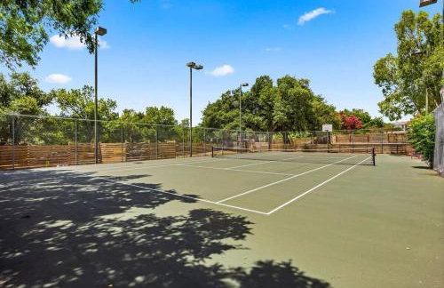 Chic 2B - 2BA Getaway - Cedar Park - North Austin - Foto 9