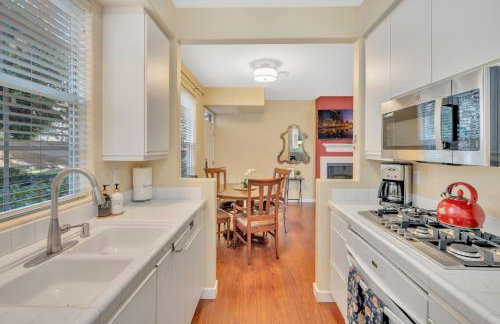 Heart of Carmel Valley 2BR, Families and Corp Stays - Photo 10