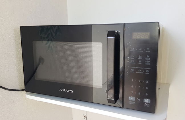 FLATS MAR'BELLA COM VARANDA, 100M PRAIA, PETFRIENDLY E ESTACIONAMENTO - Foto 16