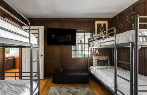 Four Bedroom Ranch Retreat with a Stunning Pool - Foto 37