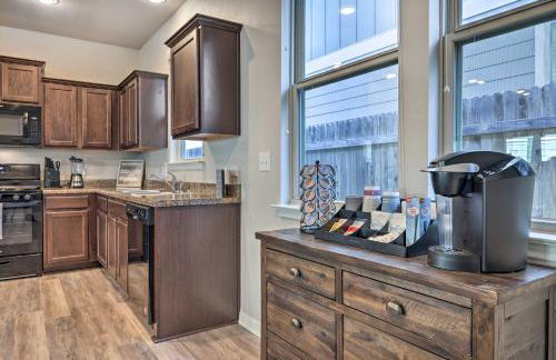 Family Home with Fenced Yard in Austin Suburbs! - Foto 12