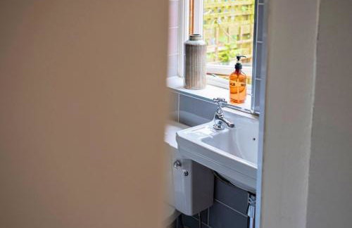 Cosy 2BD Cottage in Oxfordshire - Near Daylesford! - Photo 17