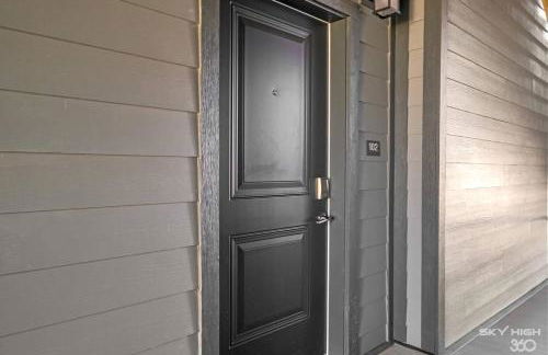 Deluxe 2BR Near Amp, Culture & Walmart wPool - Photo 47