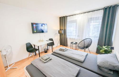 ALFA Apartment Stuttgart Mitte 2 Zimmer City-Lage Berliner Platz Balkon Netflix Küche WM l 2BR 5 Beds 6 People l Fully equipped Kitchen & Bathroom - Foto 14