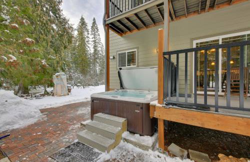 Expansive Group Lake House with Private Hot Tub! - Photo 35