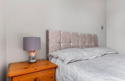 Group Friendly 2 Bed 2 Bath FREE PARKING for 2 Large Vans or up to 4 Cars Zone 2 Sleeps 10 Close to Central London and Zone 2 tube station - Photo 54