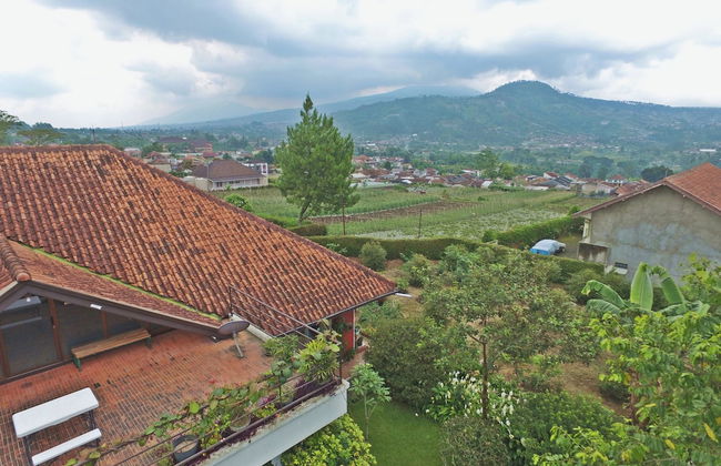 Vila Bunga Merah Gelatik - Photo 56