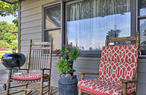 7 Mi to Downtown Morganton: Cabin w/ Fire Pit! - Photo 17
