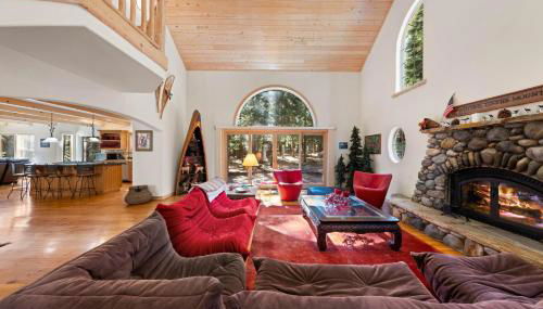 Fox Crossing at Tahoe Donner by Tahoe Getaways - 3BR Vacation Rental w Forested Views & HOA Amenities! - Foto 5