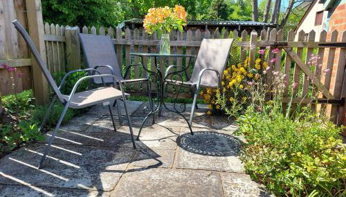 No 10 Dulas - Photo 2, Garden