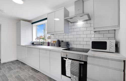 NEW! 3 Bedroom Home in Sunderland by Stay With Us, Perfect for Families & Contractors, FREE WiFi!! - Foto 3