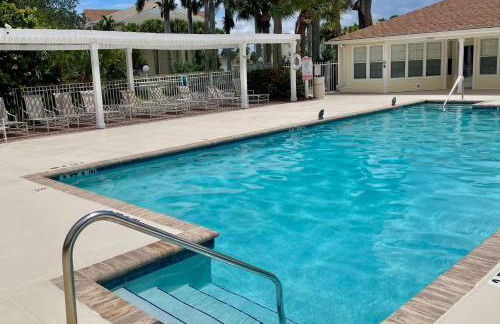 Relaxing Condo with Heated Pool - Foto 16