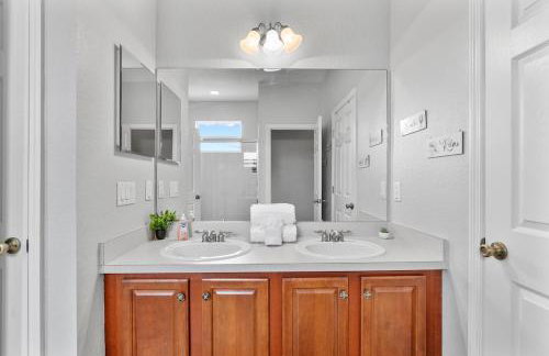 New! 6BR Home Close to Disney World! Private Pool! - Foto 19