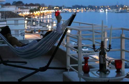 AB Preveza Apartments-15 Meters Over the Sea Attic & Alexander's the Great Executive Suite - Photo 2