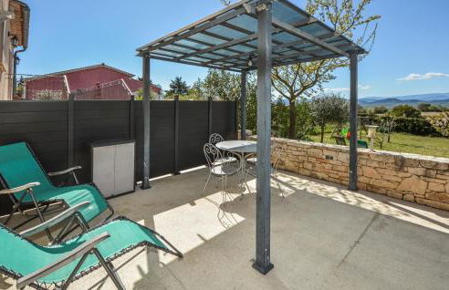 Beautiful Home In Barjac With Wifi - Photo 2