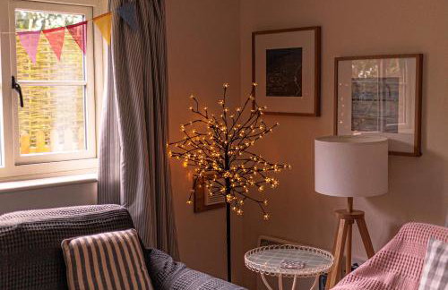 Dreamy Suffolk Country Cottage Escape - Photo 17