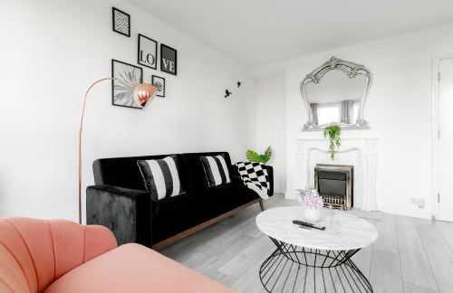 3BR Off A13 , Sleeps 6, 2mins to Langdon DLR,Free Parking - Photo 4