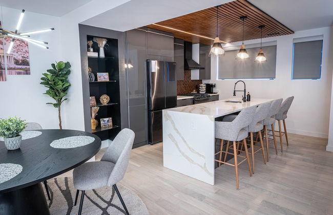 Townhouse on Canal - Photo 8