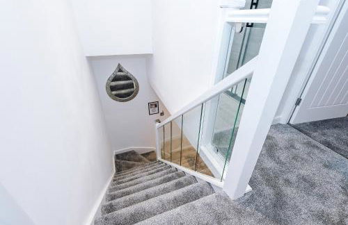 Stylish 2BR House for 4 in Manchester with Parking - Foto 30