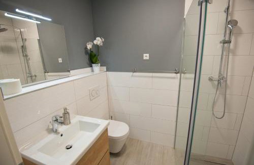 Seaside Luxury Suites - Photo 48