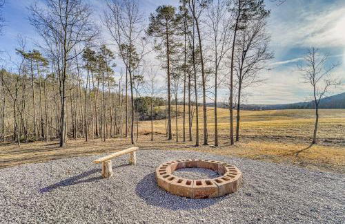 Hike, Ski and Swim Hopewell Cabin with Rolling Views - Foto 1