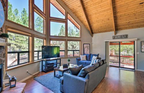 Modern Mountain Chalet Munds Park Retreat with Deck - Foto 7