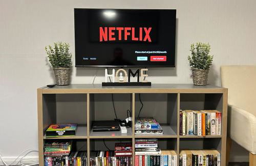 Spacious 2 bedroom apartment, entire place - Foto 9