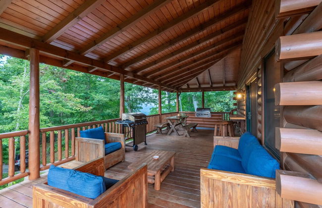 Luxury 4200 Sqft Log Cabin on 50 Acres Sleeps 16 - Foto 17