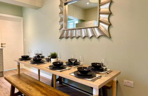 Stunning 4-Bedroom Home - 10 mins to Sandbanks Beach - Photo 5