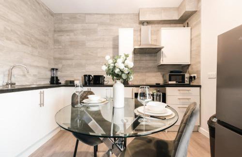 Central 2 Bed Apartment Perfect for Long and Short Stays - Foto 5