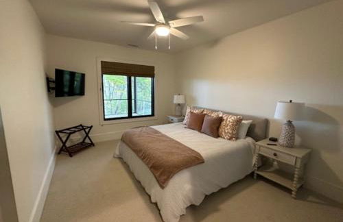 Modern Lodge Getaway, Creek and Mountain View - Foto 14