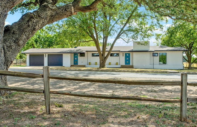 Stunning Home-right Across From Albert Dance Hall! - Foto 41