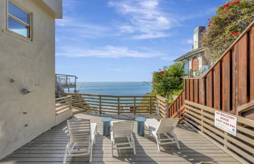 OCEAN FRONT Beach HOUSE! Private Stairs to SAND! - Foto 1