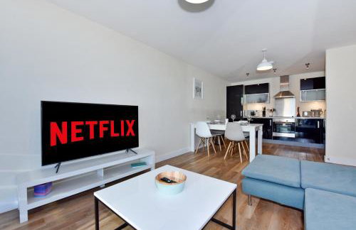 The Vizion serviced apartments from Pincott Properties - free parking, private balcony, and WiFi - Photo 14