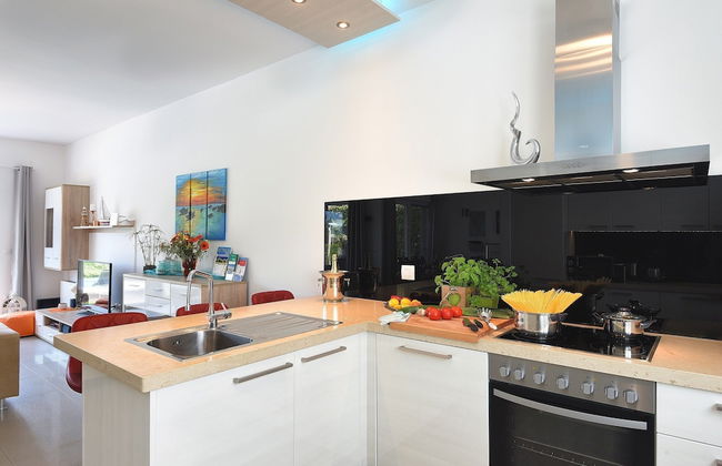 Modern Holiday Home in Novigrad With Pool - Foto 10