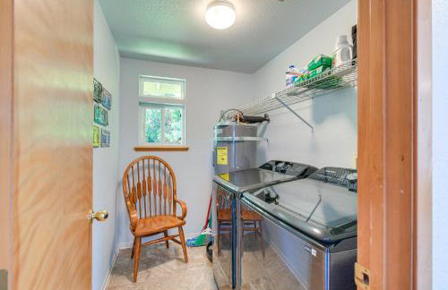 Hoodsport Vacation Rental w/ Deck & Canal Views! - Foto 20