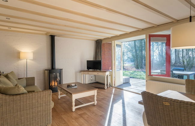 Bungalow in Netherlands With Bubble Bath - Photo 7